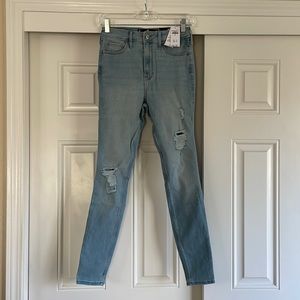 NWT Hollister Jeans - size 27x28